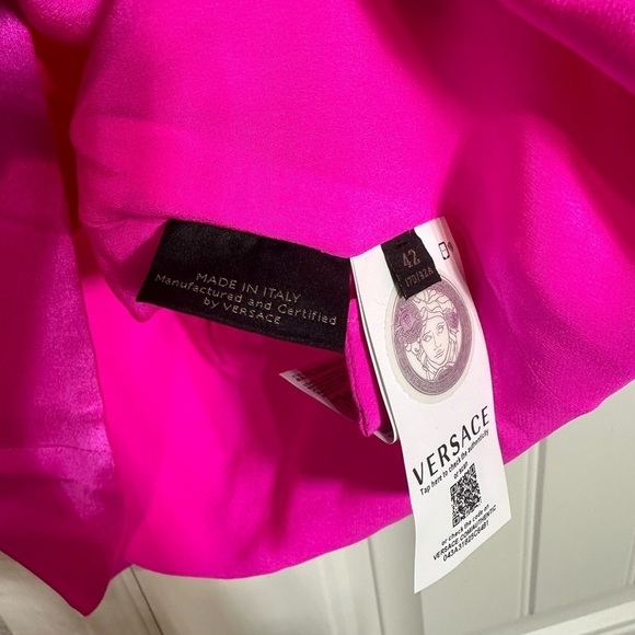 Versace Medusa cowl neck pink silk top with gold hardware - Picture 8 of 15